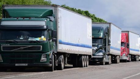 Около 900 грузовиков стоят в очереди на въезд из Польши в Белоруссию