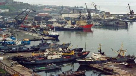 Утечка метана произошла с судна-контейнеровоза в сахалинском порту
